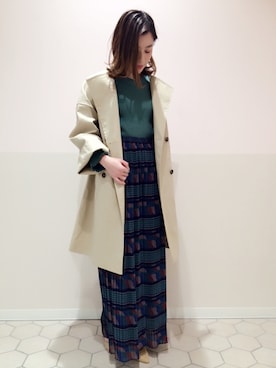 「アパートバイローリーズ」｜「アイテム（トレンチコート）」を使った、エミリさん（レディース・158cm）の冬コーディネート