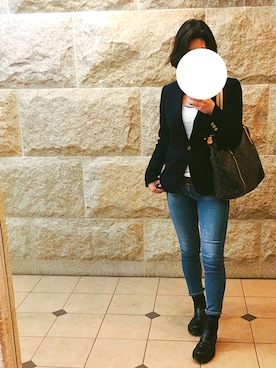 「AG JEANS（エージージーンズ）のアイテム」を使った、BOWさん（レディース・169cm）の秋コーディネート