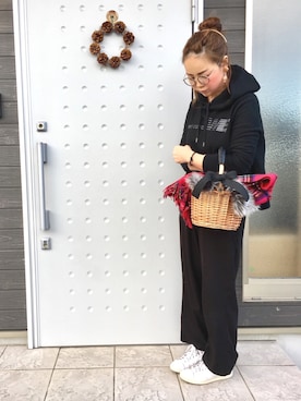 「adidas（アディダス）のadidas Originals / STAN SMITH W（スニーカー）」を使った、makiさん（レディース・161cm）の冬コーディネート