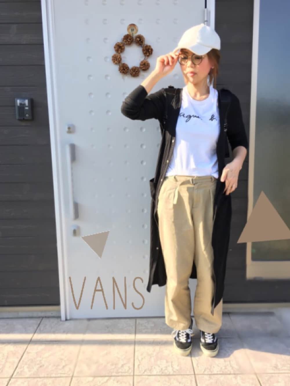 「大人カジュアル、春コーデ、カジュアル、ワイドパンツ、VANS、リュック、BBQ、ＢＢキャップ、キャップ」｜「SHIPS JET BLUEのSHIPS JET BLUE: ウール ボールキャップ（キャップ、ホワイト系）」を使った、makiさん（レディース・161cm）の春コーディネートの1枚目の写真