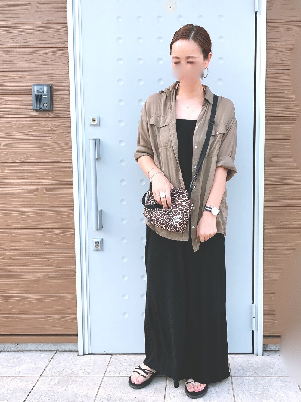 「シャツ好き集まれ、シャツ、キャミワンピ、オトナカジュアル、スポーツサンダル、テバ、teva、透け感、シースルー、シアー」｜「JOURNAL STANDARD relumeのWashableリヨセルローンロングシャツ◆（シャツ/ブラウス、グリーン系）」を使った、makiさん（レディース・162cm）の夏コーディネートの1枚目の写真