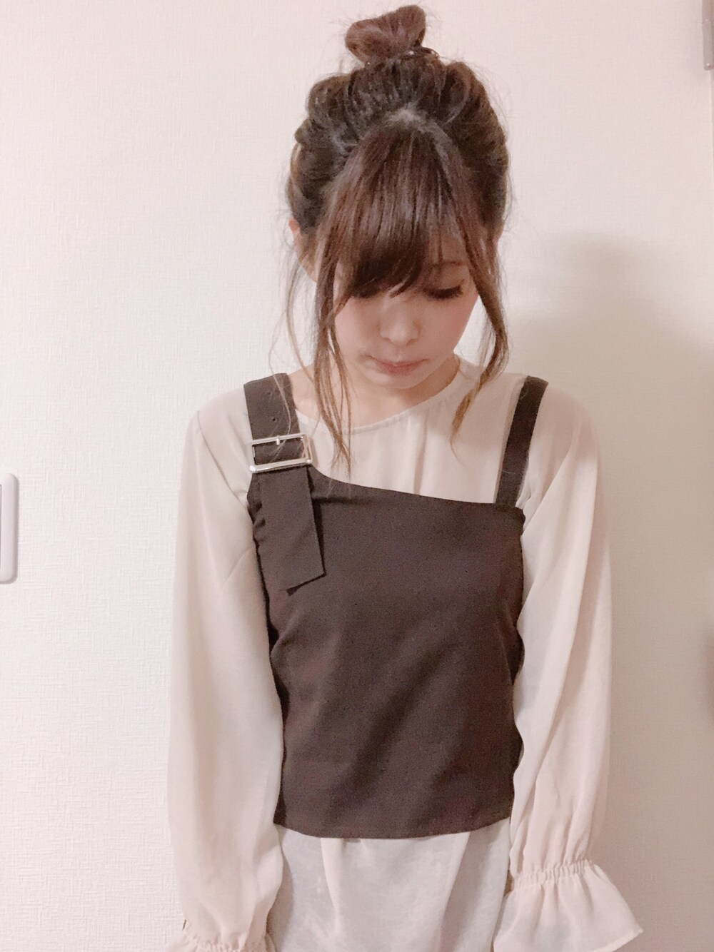 「RETRO GIRL、オリーブ デ オリーブ(OLIVE des OLIVE)、マジェスティックレゴン、ブラウンコーデ、ブラウン、ブラウン色に染まれ、札幌こーで、おしゃれさんと繋がりたい」｜「RETRO GIRLのアイテム（ベスト、ブラウン系）」を使った、Tabiさん（レディース・163cm）の春コーディネートの1枚目の写真