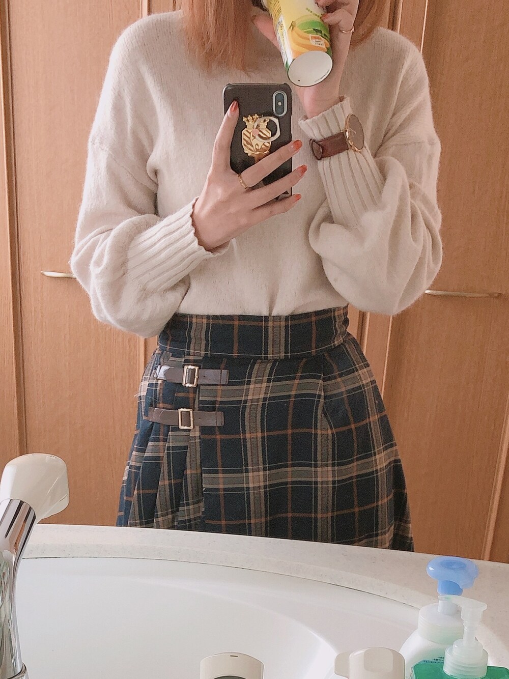 「Heather、INGNI、マシュマロニット、道産子、お洒落さんとつながりたい」｜「INGNIのサイドベルトチェック柄ミディ／スカート（スカート、ブルー系）」を使った、Tabiさん（レディース・163cm）の冬コーディネートの1枚目の写真