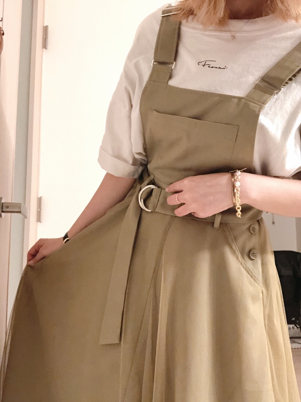「MAJESTIC LEGON、フーズフーチコ(who's who Chico)、アプレジュール、ピスタチオ、ピスタチオカラー、半袖、札幌こーで」｜「apres jourの【apres jour×ARIAZ】パールチェーンブレスレット（ブレスレット、ゴールド系）」を使った、Tabiさん（レディース・163cm）の春コーディネートの1枚目の写真