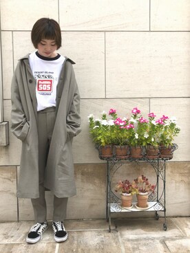 「WHITELAND（ホワイトランド）のアイテム（トレンチコート）」を使った、RENAさん（レディース・168cm）の秋コーディネート