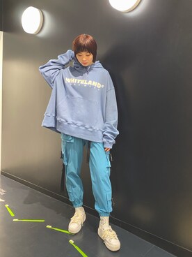 「原宿」｜「アイテム（カーゴパンツ）」を使った、RENAさん（レディース・168cm）の冬コーディネート