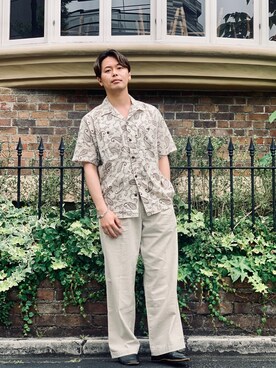 「ショット」｜「アイテム（スラックス）」を使った、kiharaさん（メンズ・173cm）の春コーディネート