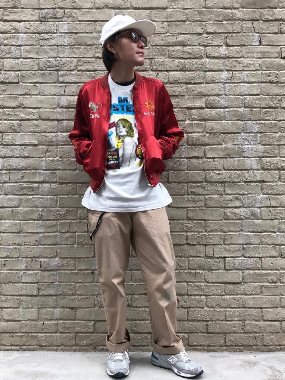 「ブルゾン、スカジャン、ボーダー、アメカジ、キャップ、サングラス、大人カジュアル、Hysteric Glamour、ヒステリックグラマー、ビッグサイズコーデ」｜「HYSTERIC GLAMOURのPolaroid×HYSTERIC/CHEETAH サングラス（サングラス、ブラウン系）」を使った、♪♫♬♪♬♫♪さん（メンズ・172cm）の冬コーディネートの1枚目の写真