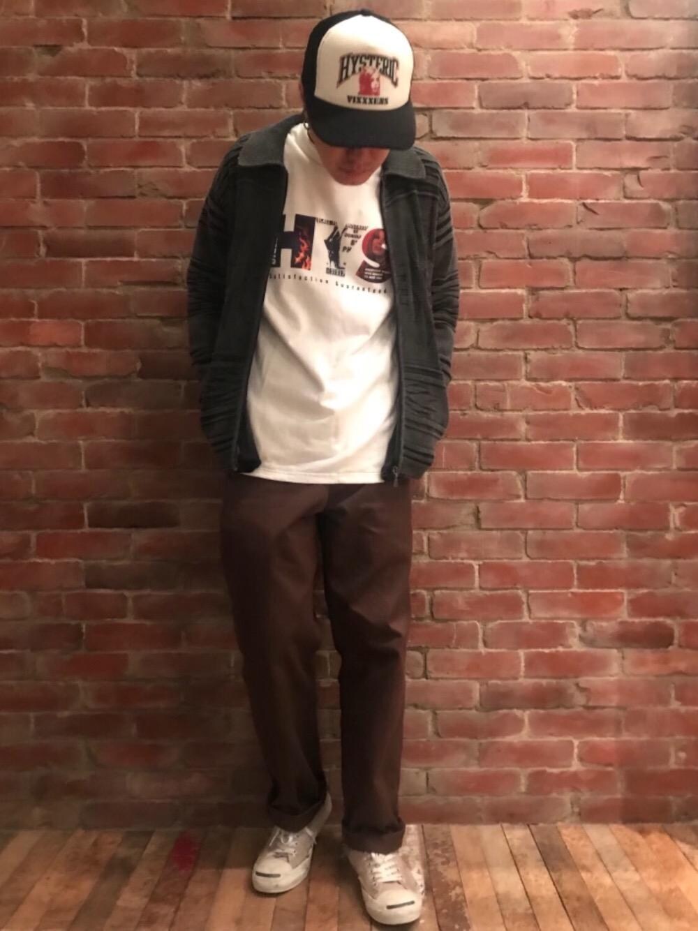「カジュアル、チノパン、キャップ、ストリート、ロンT、大人カジュアル、コラボレーション、Hysteric Glamour、秋コーデ、original blues」｜「HYSTERIC GLAMOURのVIXXXENS pt メッシュキャップ（キャップ、ブラック系）」を使った、♪♫♬♪♬♫♪さん（メンズ・172cm）の秋コーディネートの1枚目の写真
