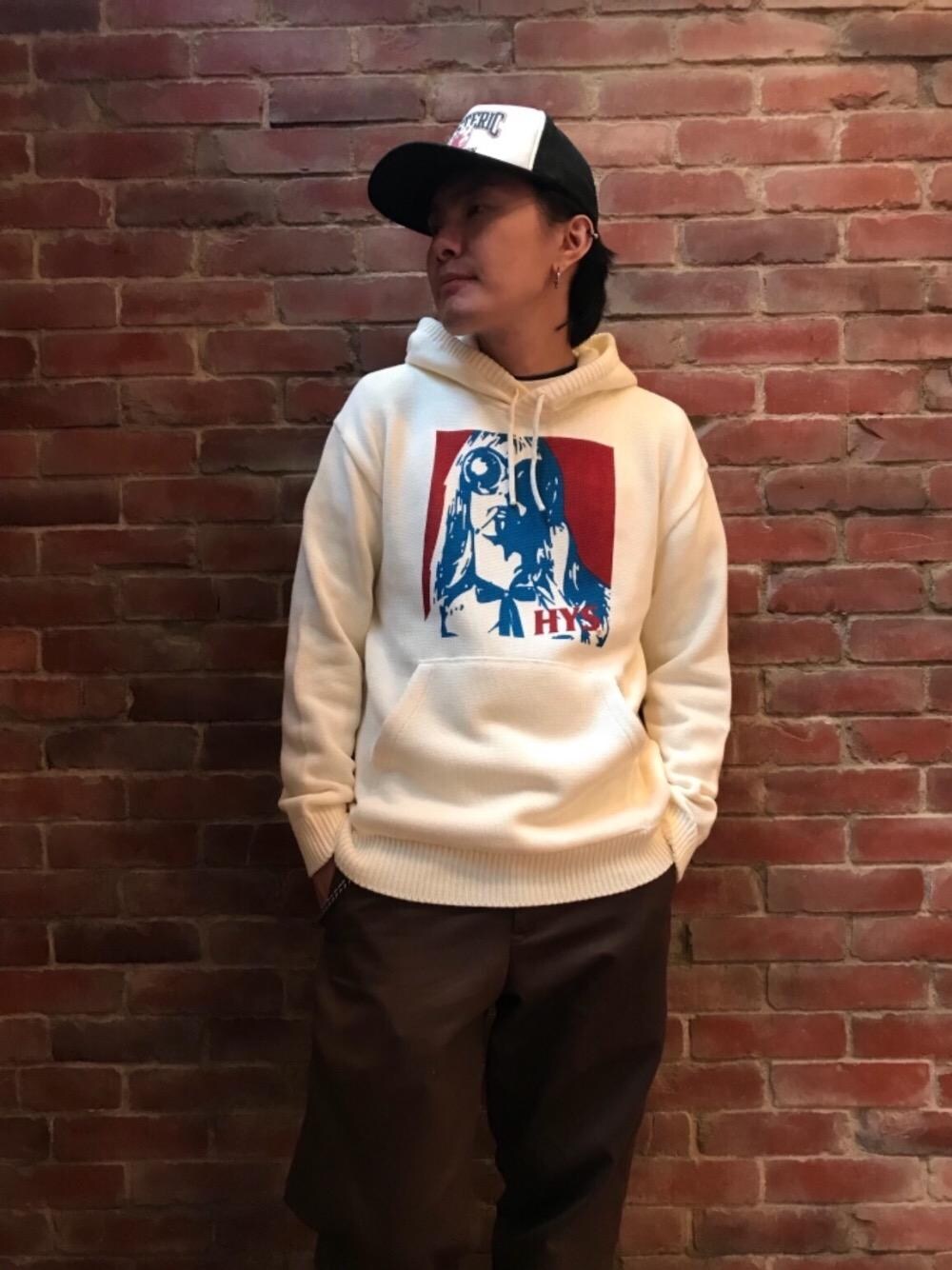 「カジュアル、ロック、チノパン、キャップ、パーカー、ストリート、大人カジュアル、Hysteric Glamour、90'sスタイル、秋コーデ」｜「HYSTERIC GLAMOURのVIXXXENS pt メッシュキャップ（キャップ、ブラック系）」を使った、♪♫♬♪♬♫♪さん（メンズ・172cm）の秋コーディネートの1枚目の写真