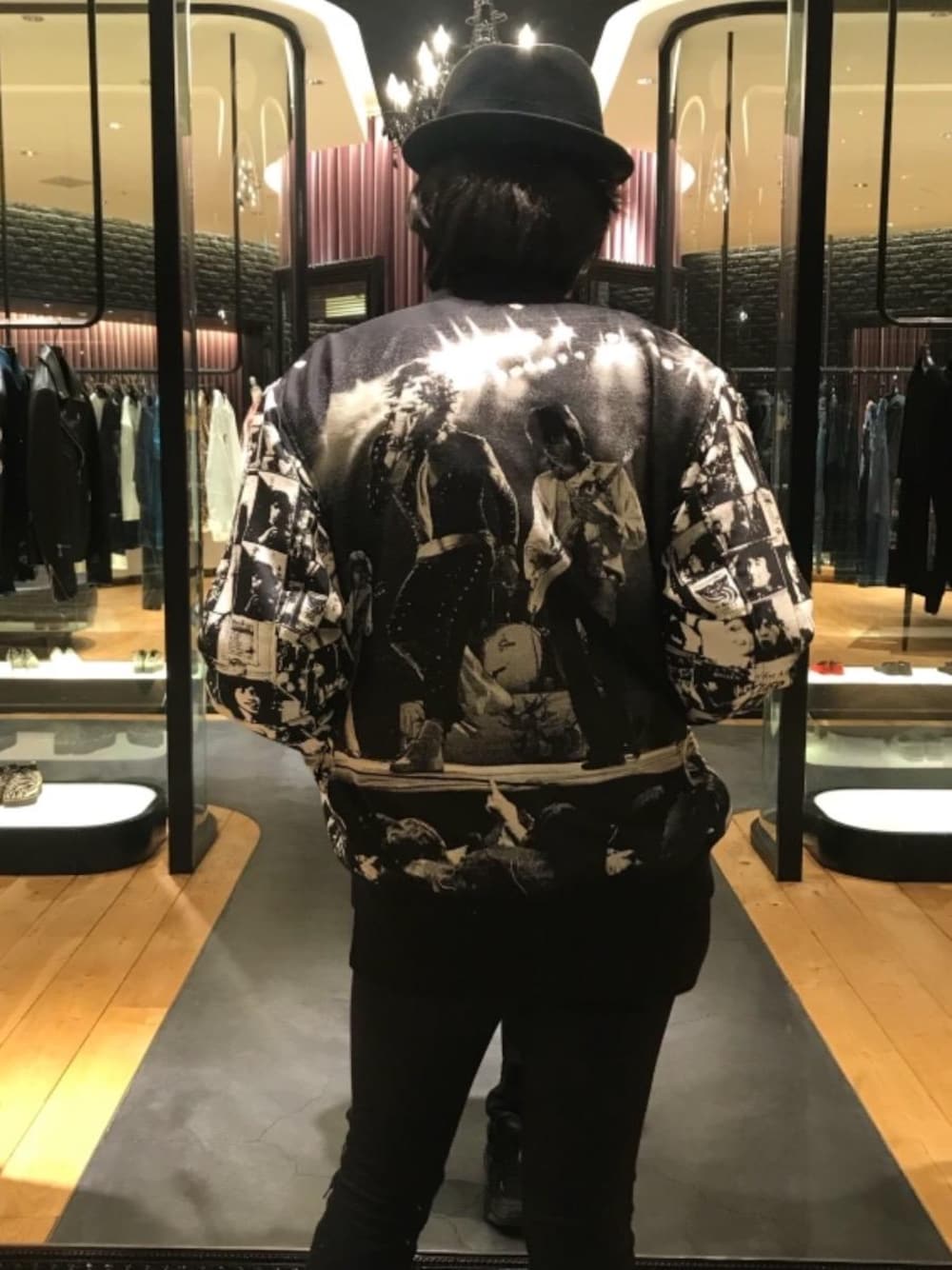 「デニム、カジュアル、ロック、コラボ、ストリート、大人カジュアル、コラボレーション、Hysteric Glamour、秋コーデ、THE ROLLING STONES」｜「HYSTERIC GLAMOURのブラックSデニムスリムPT（デニムパンツ、ブラック系）」を使った、♪♫♬♪♬♫♪さん（メンズ・172cm）の秋コーディネートの1枚目の写真