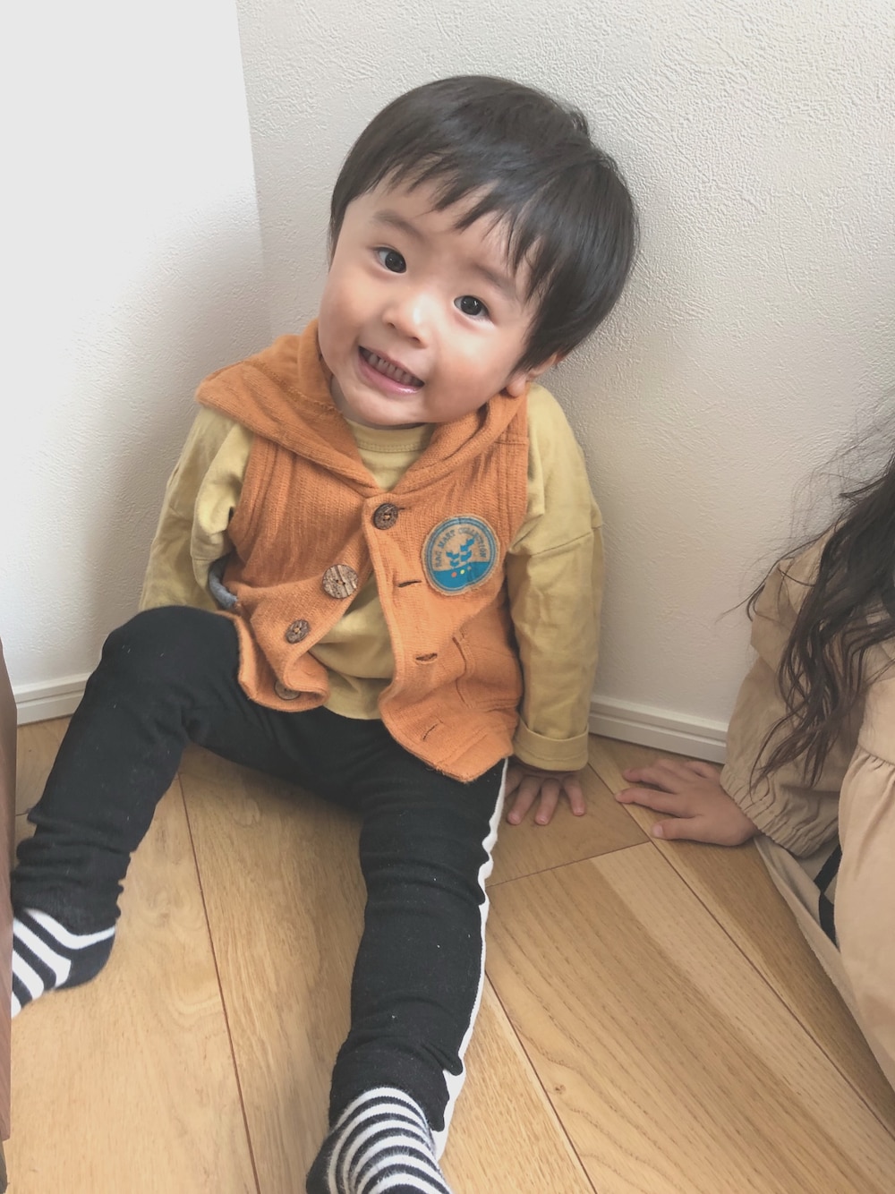 「秋のコーデ、男の子コーデ、韓国子供服、おさがり、真ん中っ子、3人きょうだい、2歳」｜「BREEZEのアイテム（その他アウター、オレンジ系）」を使った、Yuzuさん（キッズ・80cm）の秋コーディネートの1枚目の写真