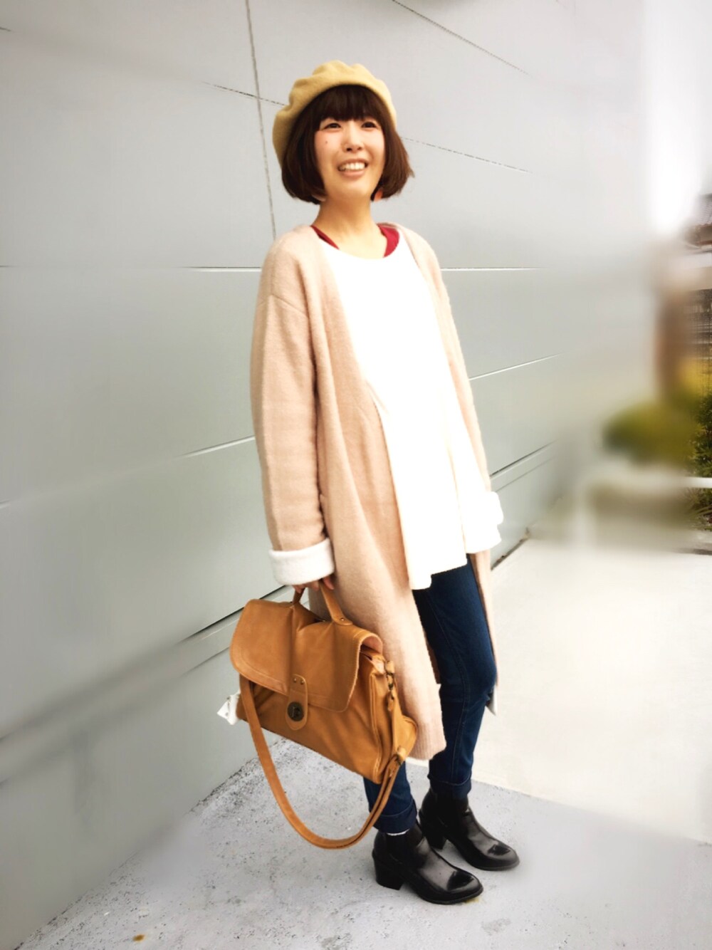 「ベレー帽、シンプル、スプリングSENSEOFPLACE、ピンク、コーディガン、プチプラ、着回しコーデ、ブス」｜「earth music&ecologyのアイテム（ニット/セーター、ホワイト系）」を使った、toccotさん（レディース・159cm）の春コーディネートの1枚目の写真