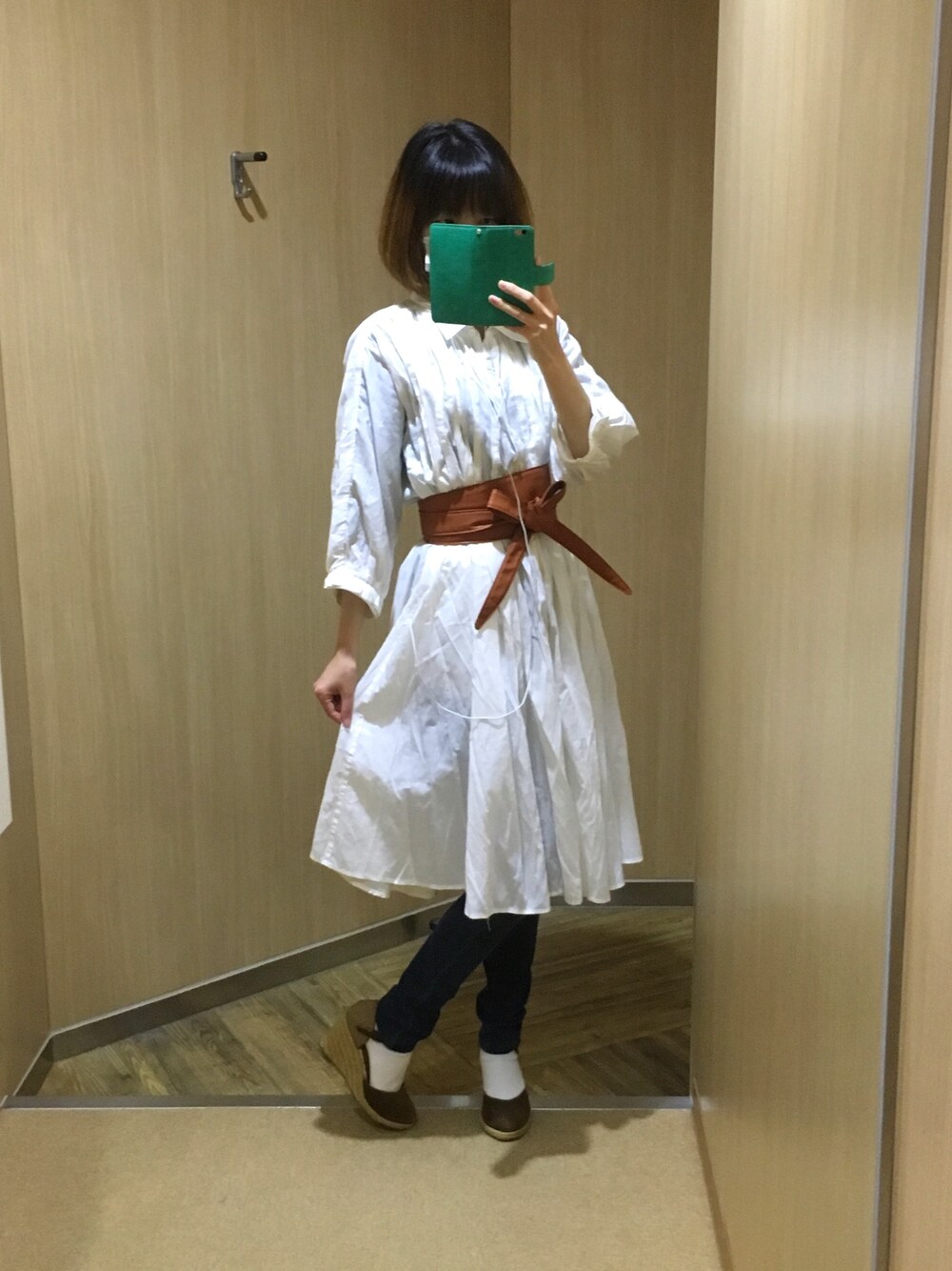 「シャツワンピース、白シャツ、サッシュベルト、ふんわり、オトナカジュアル、デニム、アズノウアズ」｜「GUの色違いで3色持っています✤（ベルト、その他）」を使った、toccotさん（レディース・159cm）の春コーディネートの1枚目の写真