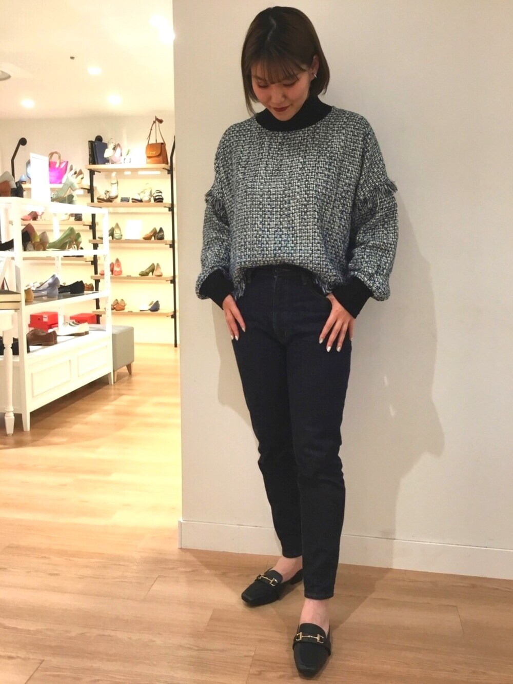 「ORiental TRaffic(ORiental TRaffic)、WA ORiental TRaffic、オトナカジュアル、デニムパンツ、おしゃれさんと繋がりたい、1124」｜「ORiental TRafficの春夏新作★ビットモチーフスリッパ★1124（パンプス、ブラック系）」を使った、ORientalTRaffic 本八幡店さん（レディース・163cm）の春コーディネートの1枚目の写真