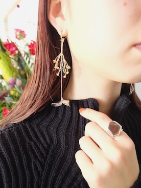 「アイテム（ピアス（片耳用））」を使った、yoshida tomoyoさん（レディース・153cm）の冬コーディネート