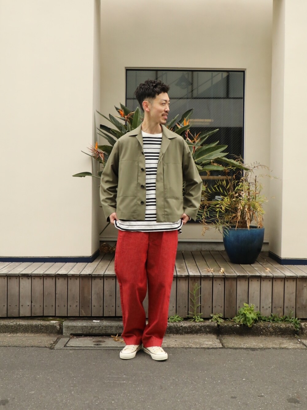 「クリーン男子、おうちファッション、おしゃれさんと繋がりたい、シャツジャケット」｜「markawareの【MARKAWARE】ユーティリティ-CPOシャツ （セットアップ対応）/ A20A-04SH01C（シャツ/ブラウス、グリーン系）」を使った、studiousharachoさん（メンズ・182cm）の春コーディネートの1枚目の写真