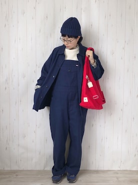 「アイテム（サロペット/オーバーオール、ブルー系）」を使った、鞄屋コナランさん（レディース・157cm）の春コーディネート