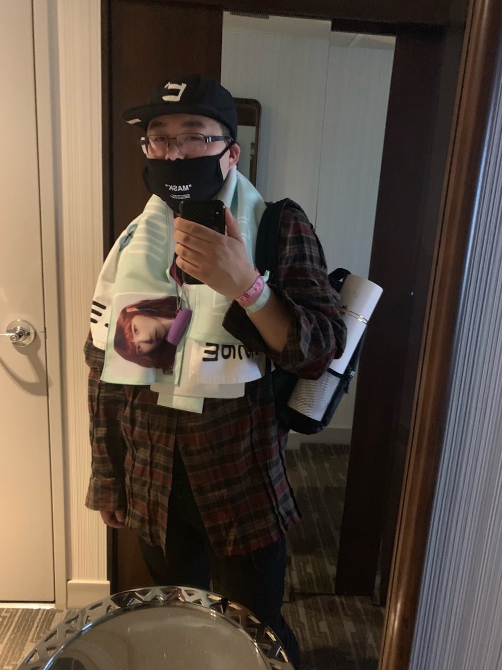 「visvim、off white、AMBUSH、AcneStudios、blackmeans、iZONE、KANGOL」｜「VISVIMのアイテム（キャップ、ブラック系）」を使った、Brian Lyさん（メンズ・173cm）の夏コーディネートの1枚目の写真