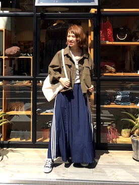 「アイテム（ミリタリージャケット）」を使った、YUKO さん（レディース・156cm）の春コーディネート