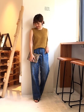 「アイテム（クラッチバッグ）」を使った、YUKO さん（レディース・156cm）の夏コーディネート