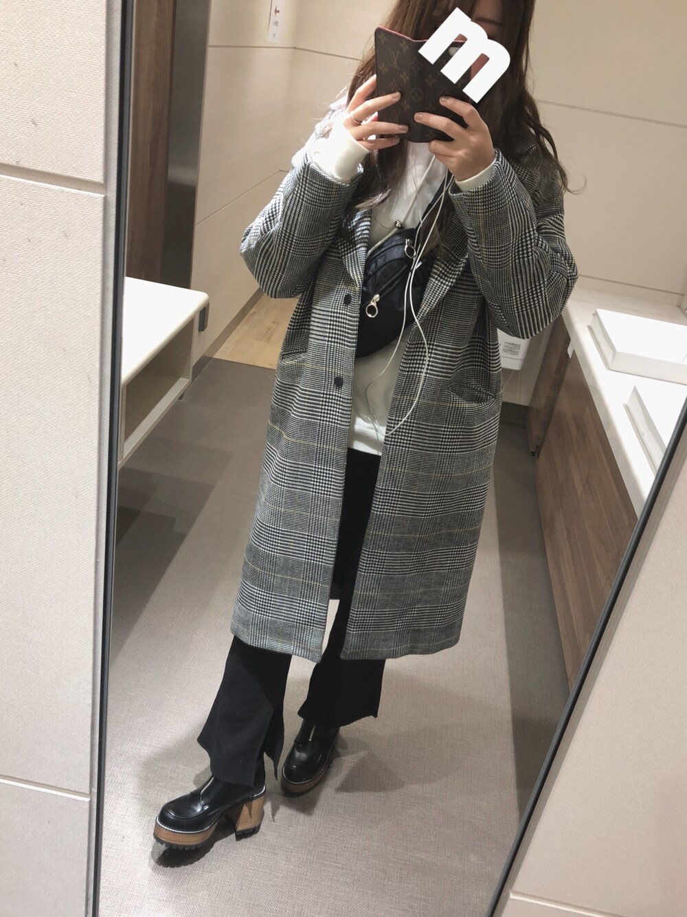 「JEANASiS、冬コーデ、オトナカジュアル、2018マイベストコーデ」｜「JEANASISのミニウエストバック/809622（ボディバッグ/ウエストポーチ、ブラック系）」を使った、Mさん（レディース・163cm）の冬コーディネートの1枚目の写真