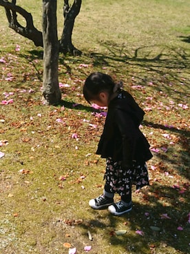 「ガウン」｜「アイテム（ワンピース/ドレス）」を使った、mihiroさん（キッズ・100cm）の春コーディネート