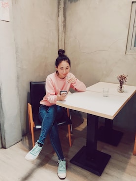 「アイテム（スリッポン）」を使った、Lisa Hsiehさん（レディース・163cm・20代）の春コーディネート
