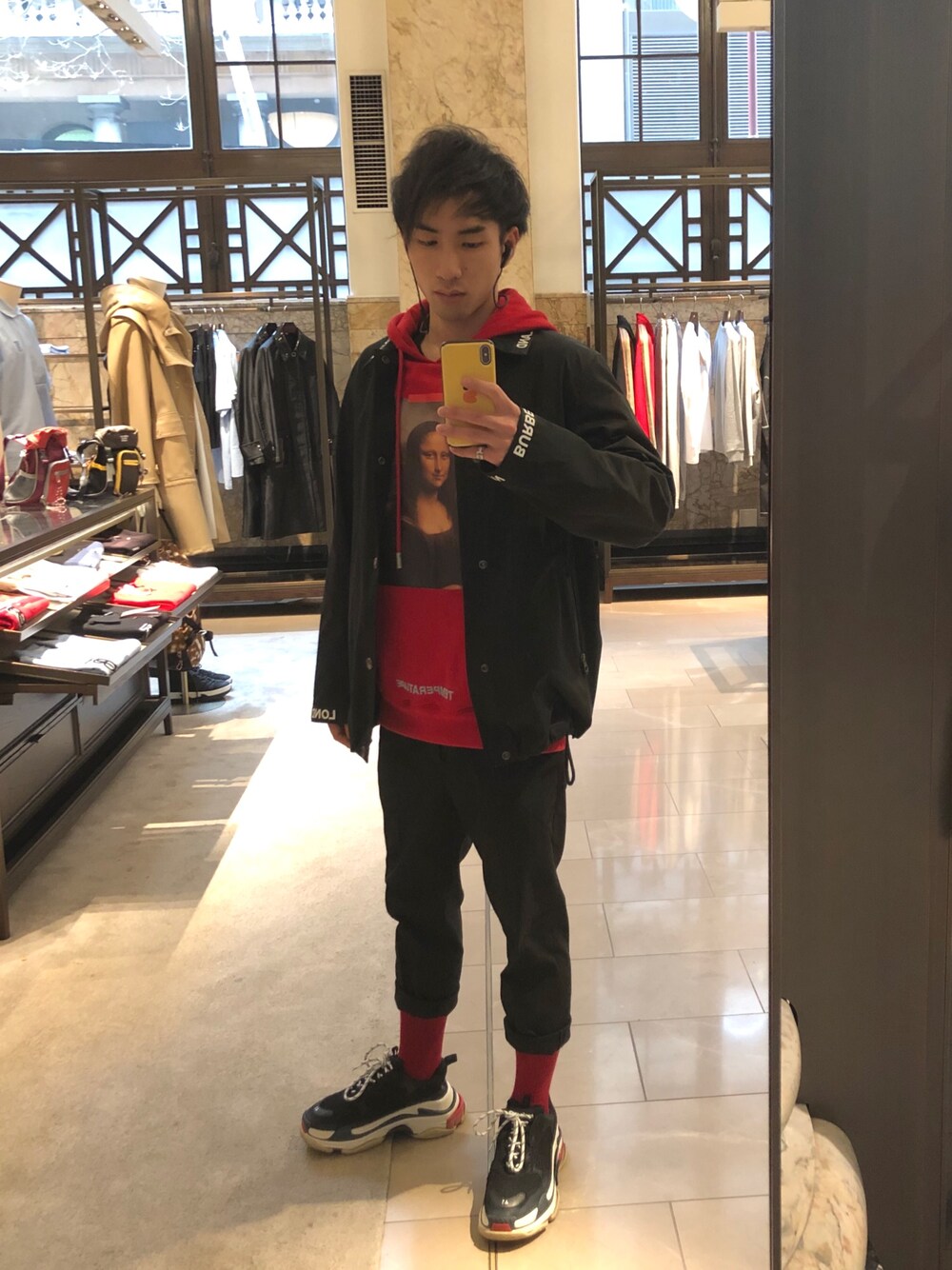 「おしゃれさんと繋がりたい、ビッグシルエット、今日のコーデ、ootd」｜「BURBERRYのアイテム（ジャケット/アウター、ブラック系）」を使った、りきさん（メンズ・173cm）の春コーディネートの1枚目の写真