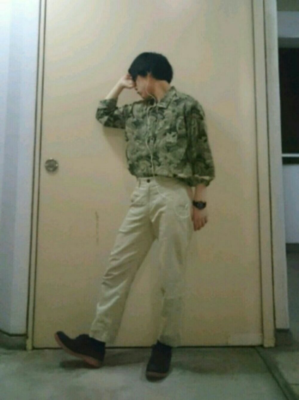 「古着、柄シャツ、タックイン」｜「古着のアイテム（シャツ/ブラウス、グリーン系）」を使った、ryoseiさん（メンズ・167cm）の春コーディネートの1枚目の写真