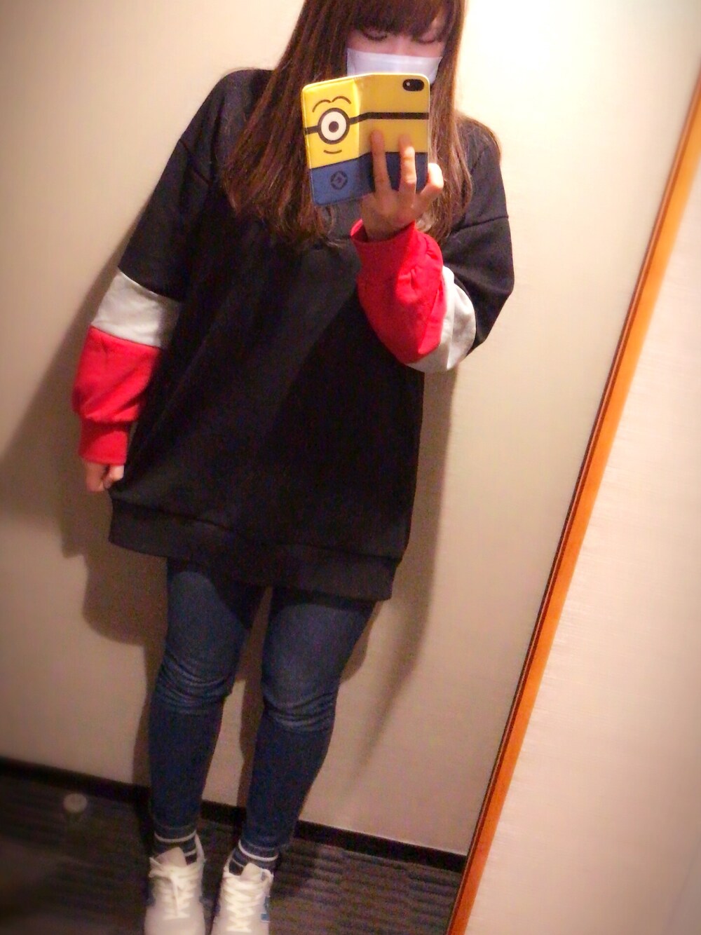 「大人カジュアル、動きやすさ重視、カジュアルコーデ、スポーティ、スニーカー、スニーカーコーデ、スニーカー×靴下、ジーパンコーデ、ジーパンスタイル」｜「GUのアイテム（スウェット、ブラック系）」を使った、さぴ姫さん（レディース・165cm）の冬コーディネートの1枚目の写真