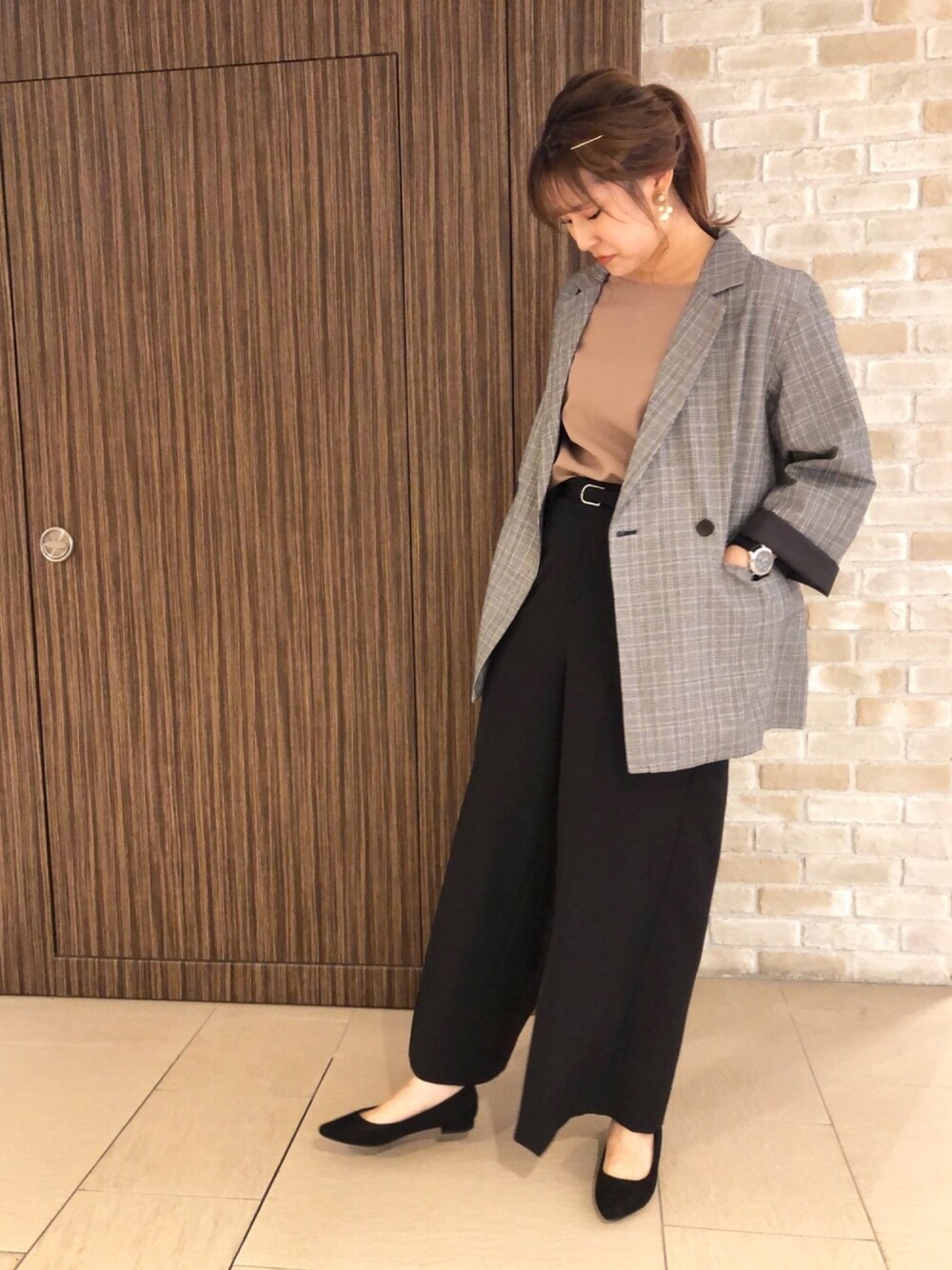 「大人カジュアル、秋コーデ、プチプラ、outfit、ootd、earth music&ecology、オフィスカジュアル、ジャケット、ORiental TRaffic(ORiental TRaffic)、秋のコーデ」｜「earth music&ecologyのidボリューム袖ボートネックブラウス（シャツ/ブラウス、ピンク系）」を使った、chio¨̮⑅さん（レディース・167cm）の秋コーディネートの1枚目の写真