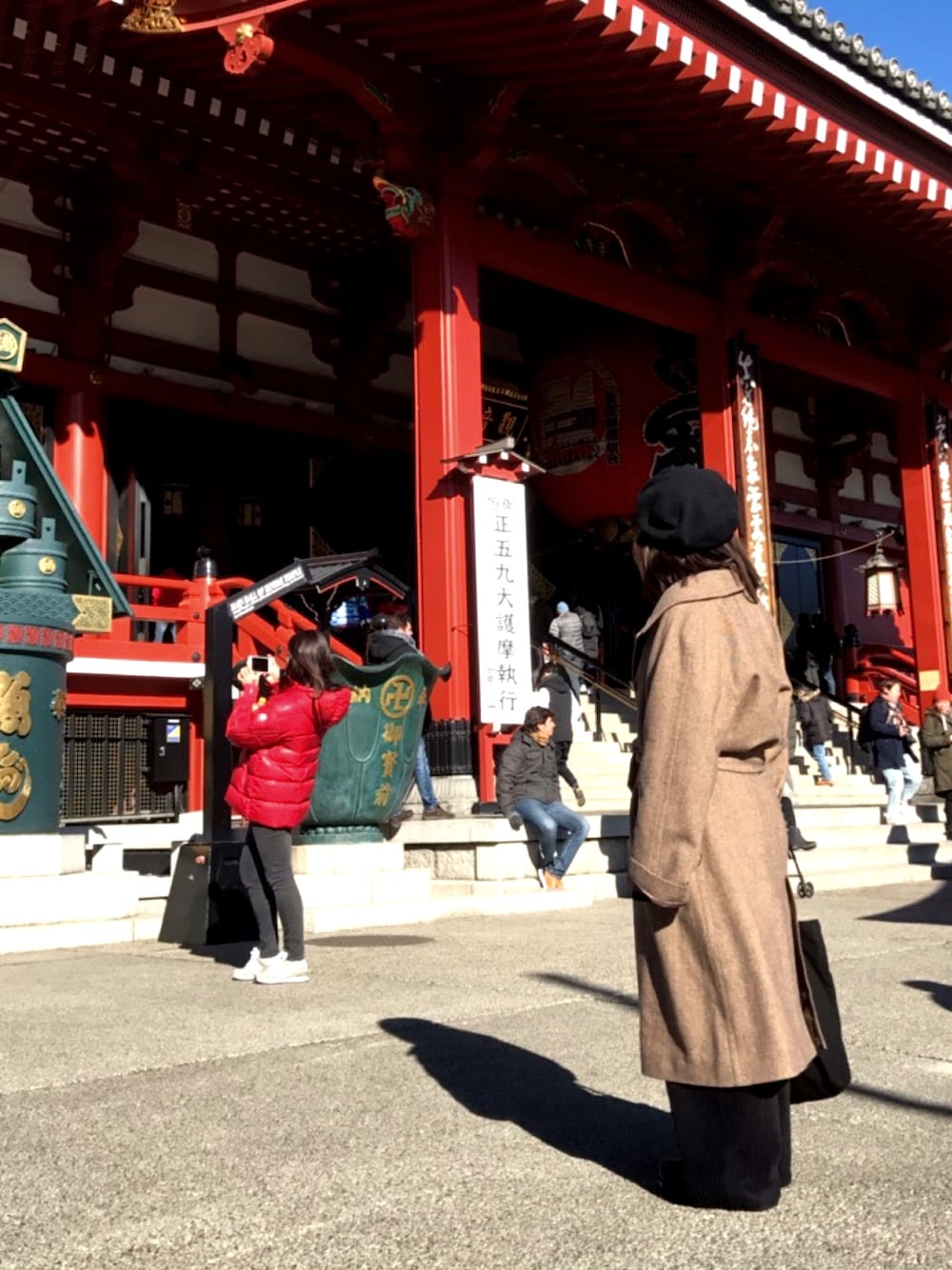 「ootd、後ろ姿」｜「浅草寺のアイテム（その他、ホワイト系）」を使った、jad_pj_dmwさん（レディース・147cm）の冬コーディネートの1枚目の写真