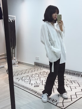 「MINUS（マイナス）のアイテム（トップス）」を使った、Mia Tsangさん（レディース・160cm）の春コーディネート