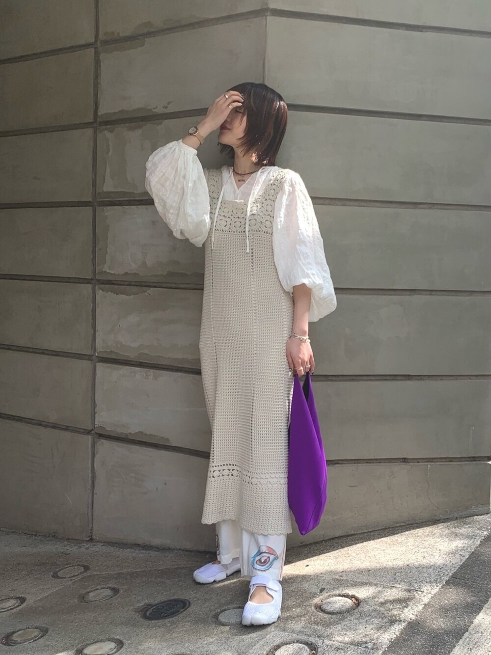「休日コーデ、ロングワンピース、お洒落さんとつながりたい、ボリューム袖、夏コーデ、ナチュラル」｜「MOUSSYのCROCHET SLEEVELESS ドレス（ワンピース、ホワイト系）」を使った、miho  さん（レディース・167cm）の春コーディネートの1枚目の写真