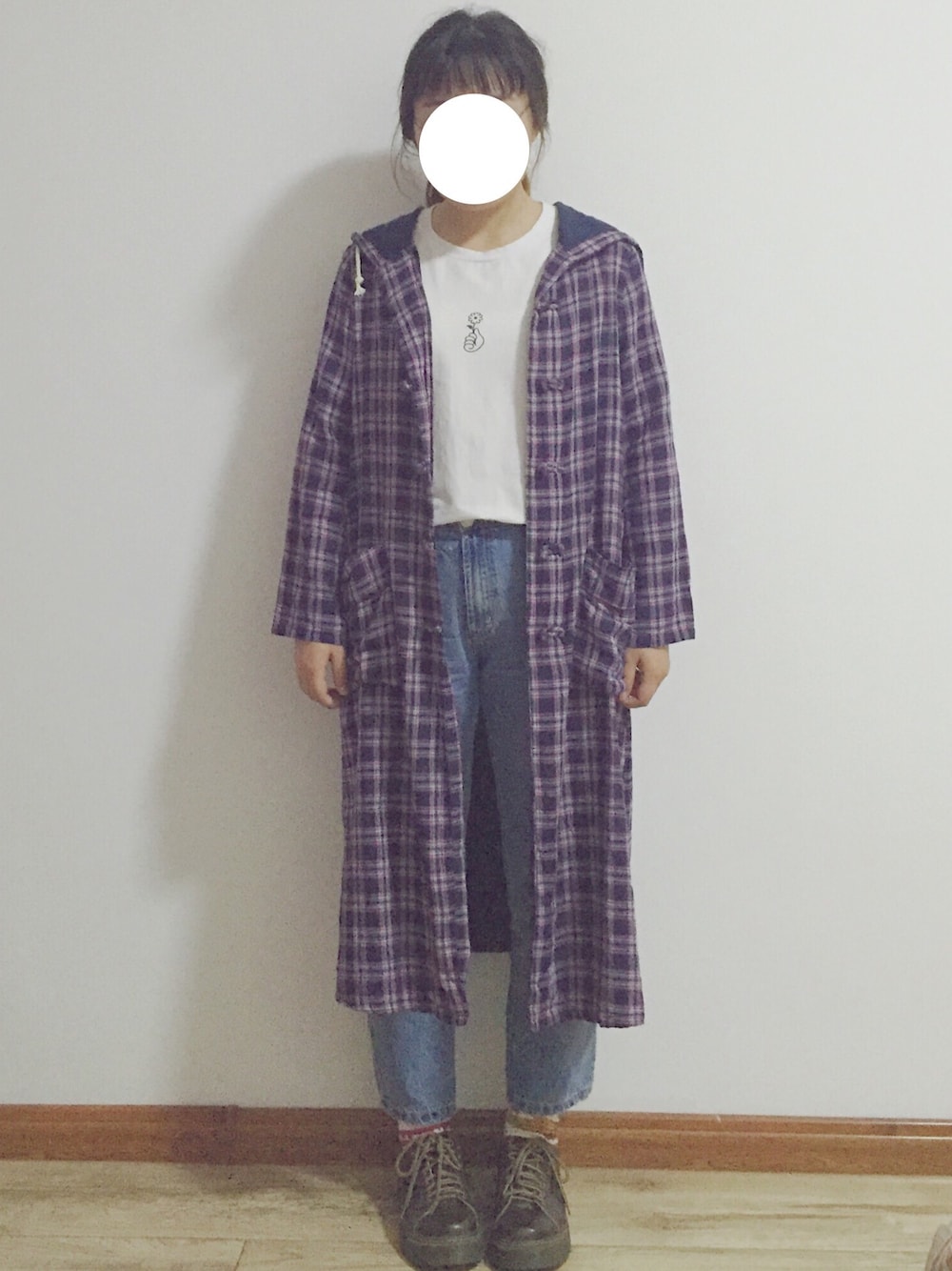 「PUMAのアイテム（Tシャツ/カットソー、ホワイト系）」を使った、caicaierlinさん（レディース・167cm）の秋コーディネートの1枚目の写真