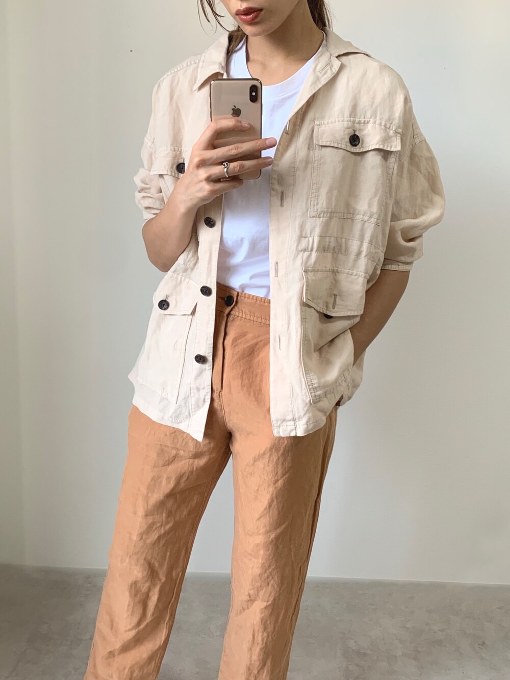 「リネン、ジャケット、テーパードパンツ、シンプルコーデ、楽チンコーデ、パンツスタイル、大人カジュアル、ベージュ、ベージュコーデ、FUJIROCKEEN、keen」｜「SHARE PARKのアイテム（ジャケット/アウター、ベージュ系）」を使った、misaking0202さん（レディース・168cm）の夏コーディネートの1枚目の写真