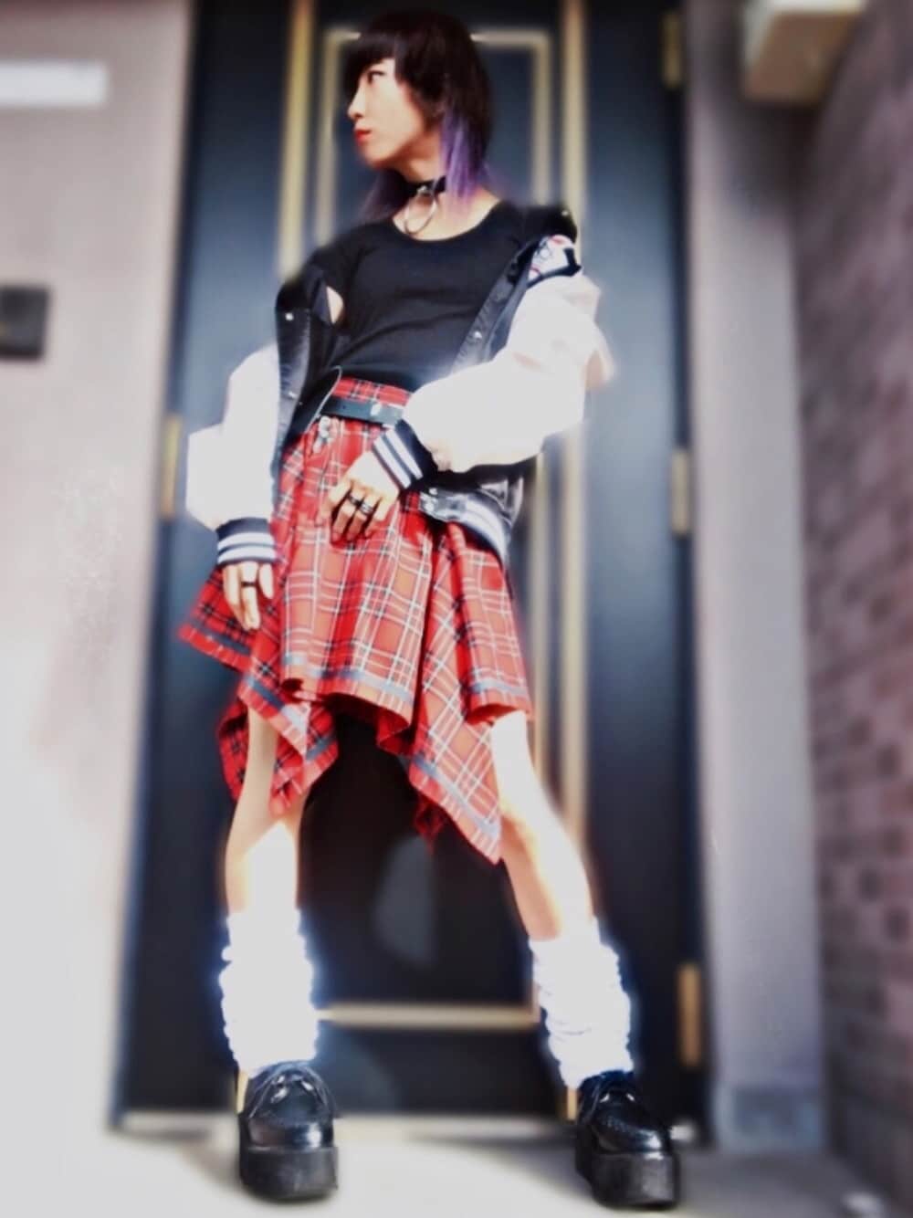 「パンク、punk、スカジャン、古着、ベルトポーチ、ルーズソックス、ラバーソール、KRY、ぼくのせかい」｜「ニュリカデリックのアイテム（チョーカー、ブラック系）」を使った、みみたろうさん（レディース・169cm）の秋コーディネートの1枚目の写真