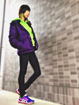 スニーカーを使った 紫 緑 の人気ファッションコーディネート Wear