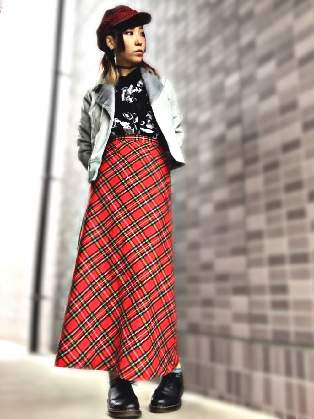 「チェックスカート、ハイウエスト、ロングスカート、スケルトンテディ、DrugHoney、サブカル、古着、3ホール、ぼくのせかい」｜「usedのアイテム（キャスケット、レッド系）」を使った、みみたろうさん（レディース・166cm）の春コーディネートの1枚目の写真