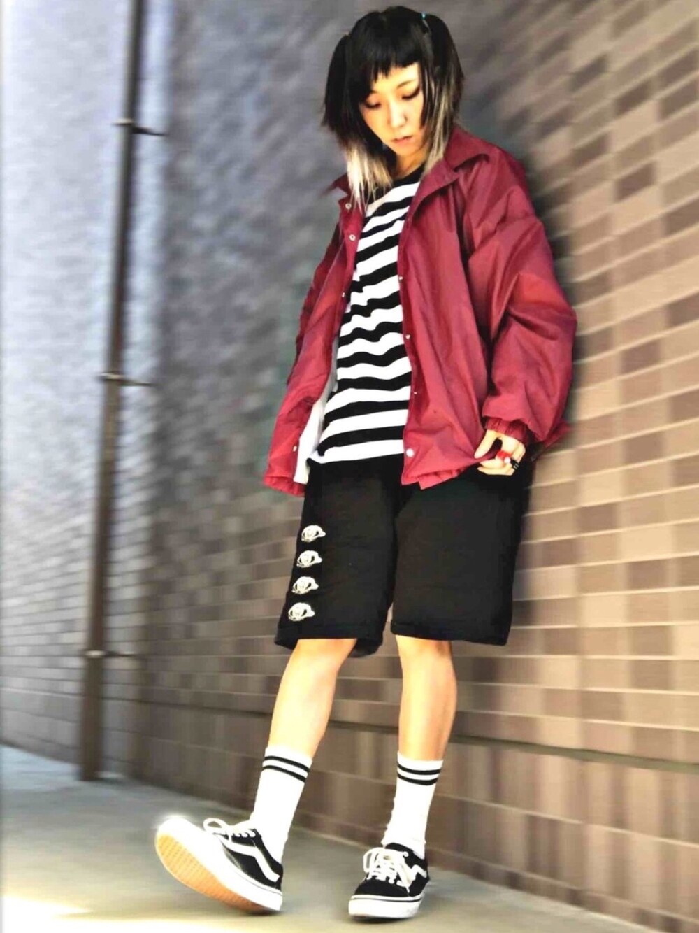 「春、ハーフパンツ、FUNKY FRUIT、コーチジャケット、ボーダートップス、oldskool、ストリート、sk8er、ラインソックス、ぼくのせかい」｜「FUNKY FRUITのアイテム（Tシャツ/カットソー、ホワイト系）」を使った、みみたろうさん（レディース・166cm）の春コーディネートの1枚目の写真