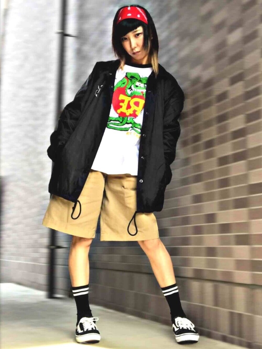 「平成最後のWEARISTAセンバツ、ストリート、スケータースタイル、sk8er、メンズライク、ボーイッシュ、ラインソックス、oldskool、ハーフパンツ、ぼくのせかい」｜「RAT FINKのアイテム（Tシャツ/カットソー、ホワイト系）」を使った、みみたろうさん（レディース・166cm）の春コーディネートの1枚目の写真