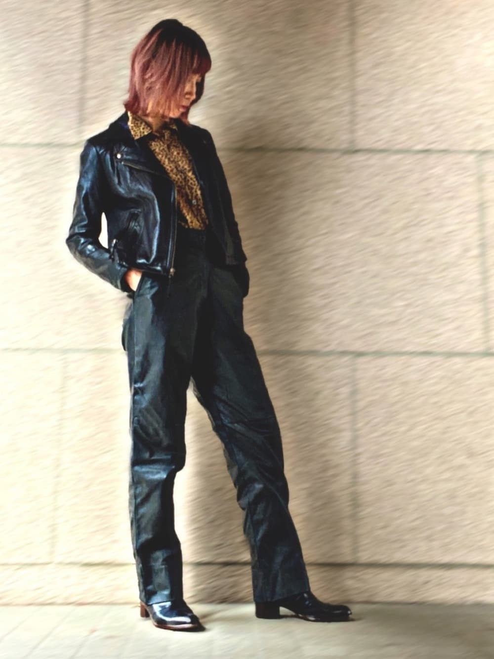 「レザージャケット、レザーパンツ、ひょう柄、レオパード、レザーシューズ、オールレザー、レザーコーデ、キレイめ、フォーマル、ぼくのせかい」｜「usedのアイテム（シャツ/ブラウス、ブラウン系）」を使った、みみたろうさん（レディース・166cm）の冬コーディネートの1枚目の写真