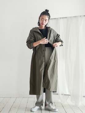「スリットパンツ」｜「アイテム（シャツワンピース）」を使った、watanabe.さん（レディース・163cm）の秋コーディネート