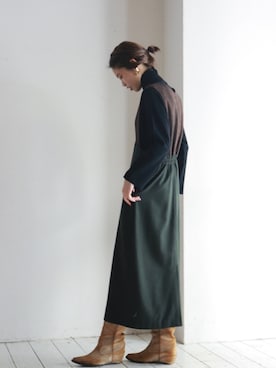 「スリット」｜「アイテム（ジャンパースカート）」を使った、watanabe.さん（レディース・163cm）の冬コーディネート