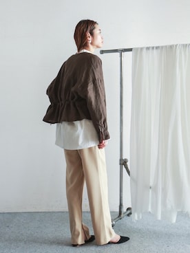 「ロングシャツ」｜「アイテム（ノーカラージャケット）」を使った、watanabe.さん（レディース・163cm）の春コーディネート