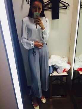 「ZARA（ザラ）のアイテム（スラックス、ブルー系）」を使った、bellaxさん（レディース・170cm）の秋コーディネート