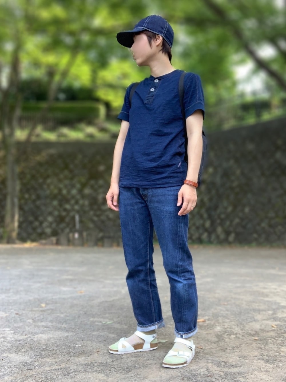 「メンズライク、ボーイッシュ、インディゴ、インディゴTシャツ、リゾルト、リゾルト710、ビルケンシュトック、デニムキャップ、ビルケンシュトック リオ、アメカジ」｜「TCB jeansのTCB40's CAP DENIM（キャップ、ブルー系）」を使った、Sheeta👖さん（レディース・157cm）の夏コーディネートの1枚目の写真