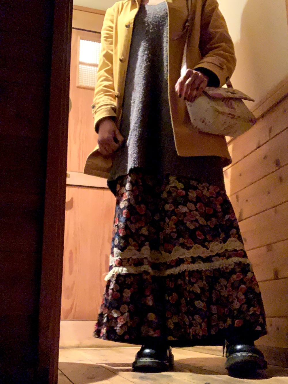 「今日のコーデ、おしゃれさんと繋がりたい、はるコーデ、vintage、スプリングコート、Vivienne Westwood、ひとりファッションショー」｜「Vivienne Westwoodのアイテム（ショルダーバッグ、ピンク系）」を使った、mimiho*deathさん（レディース・167cm）の春コーディネートの1枚目の写真