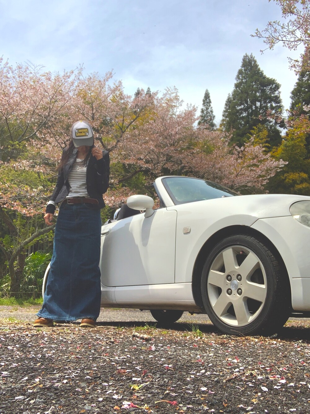 「1人ドライブ、COPEN、カジュアルコーデ、キャップ女子、桜」｜「copenのアイテム（その他、ホワイト系）」を使った、mimiho*deathさん（レディース・167cm）の春コーディネートの1枚目の写真